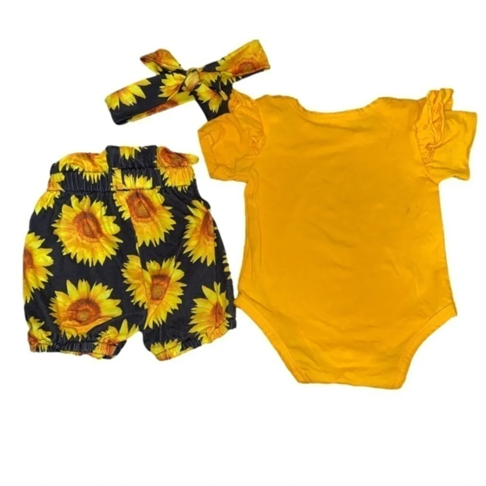 ⭐️3/$20 Baby Girl Sunflower matching set, Size 6 months.